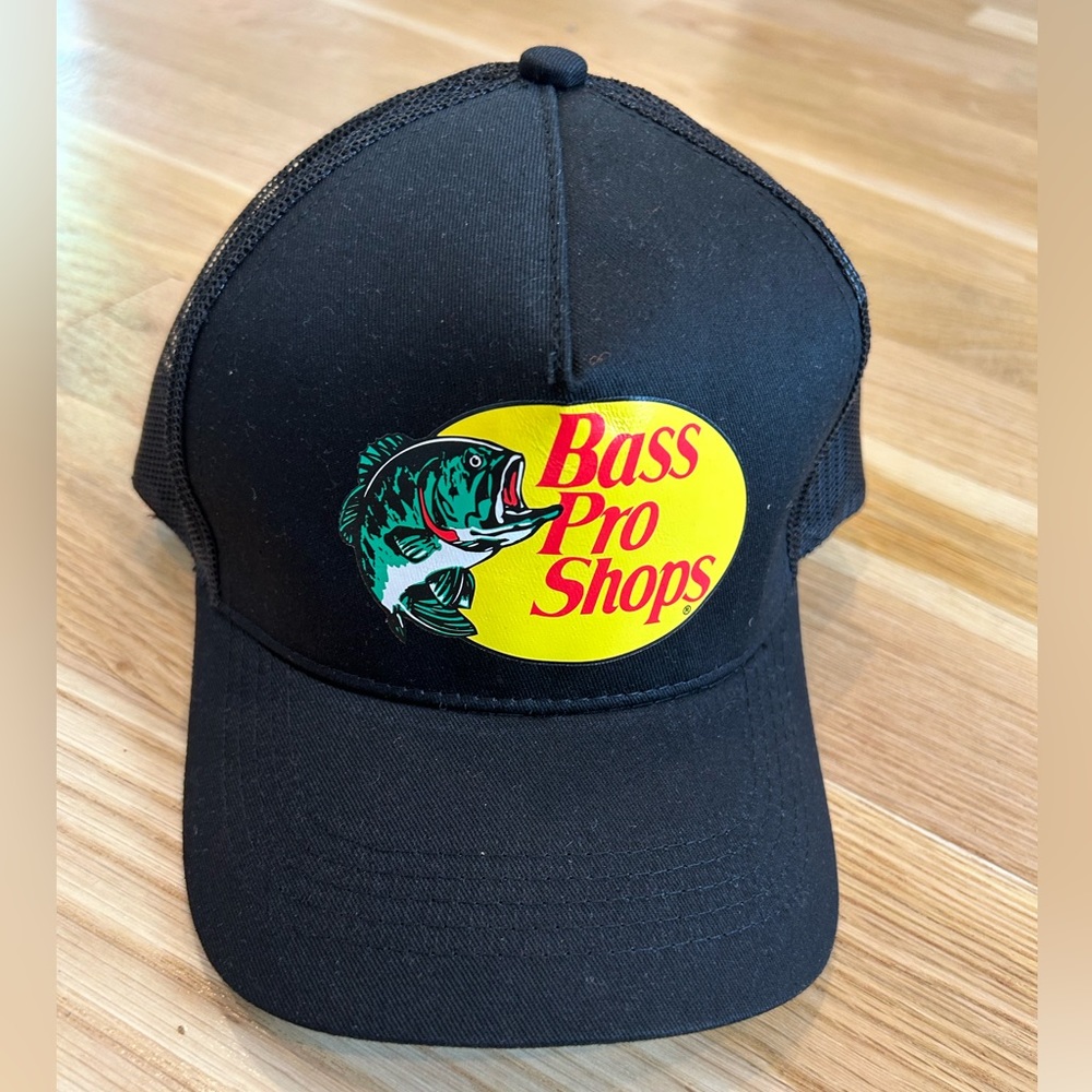 Bass Pro Shops Fishing Trucker Hat Mesh Cap Adjustable SnapBack NEW WITH OUT TAG